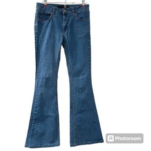 Victoria Beckham Medium Wash Flare Jeans in Light Griffith Wash - Size 28